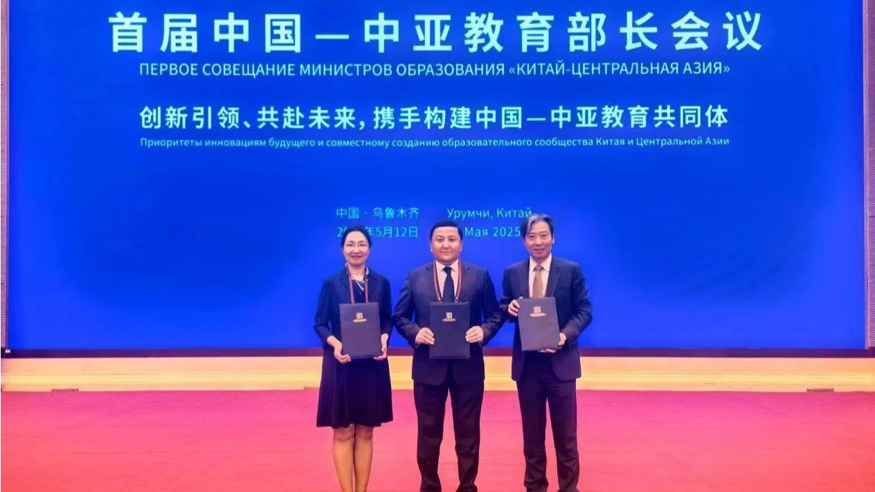 合影1.jpg