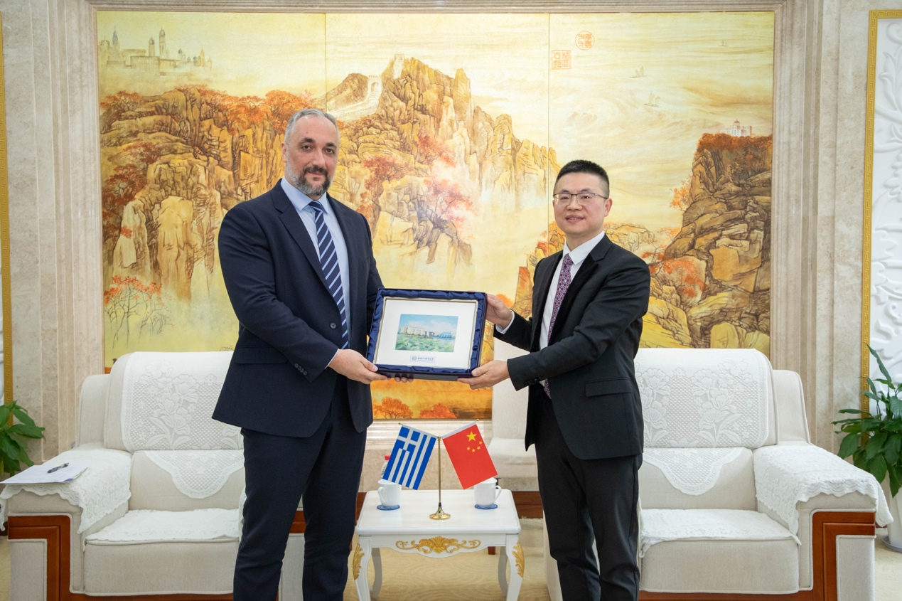 “卡赞扎基斯作品的世界影响及其与中国的关系”主题活动在上外举行