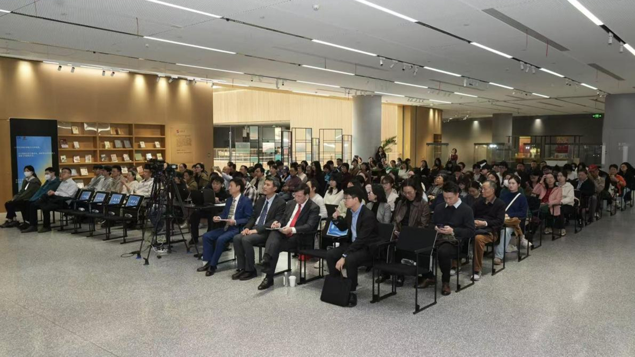 上外与上海图书馆共同主办《走向世界：我与IMF的三十年》新书发布会